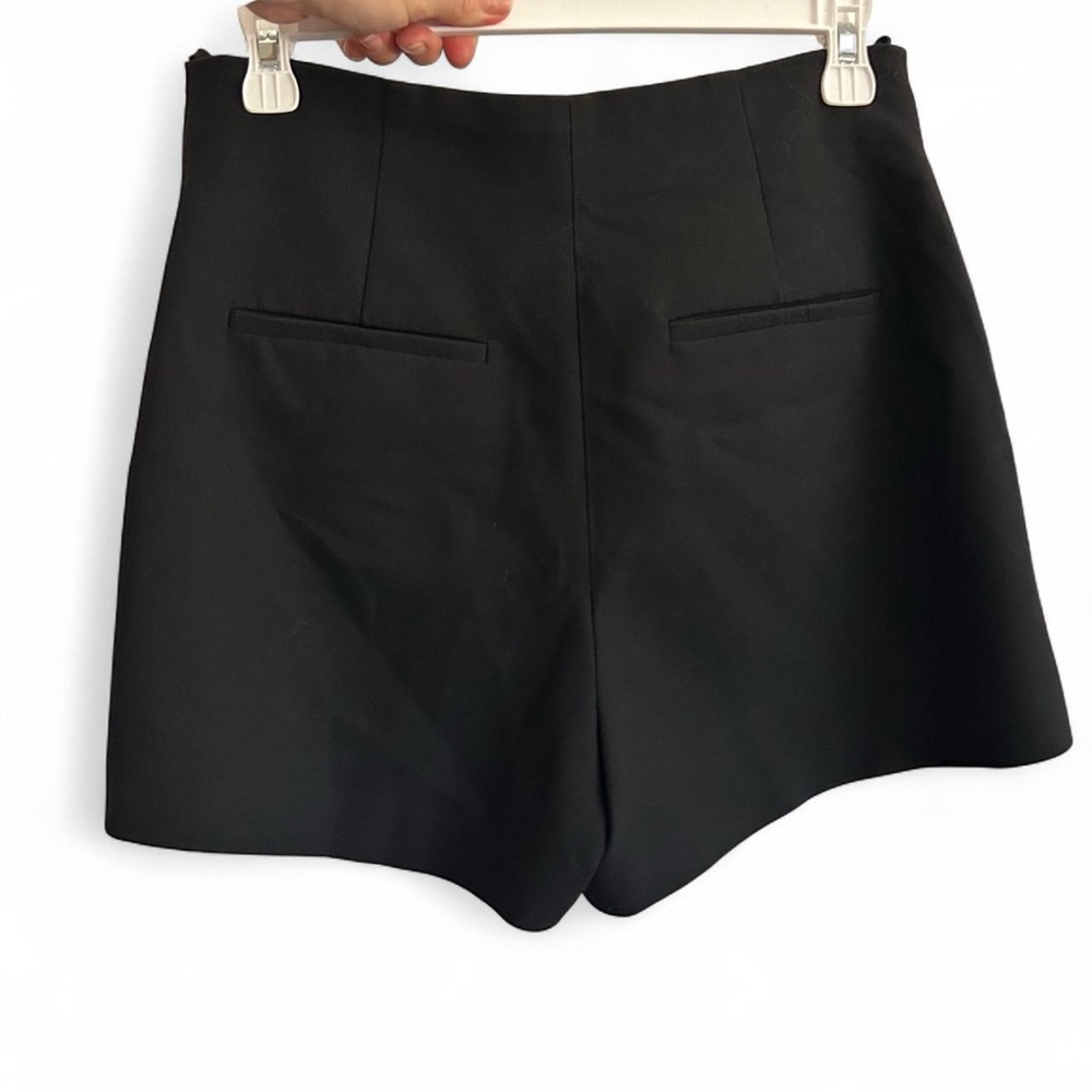 Aritzia Babaton • Black High-Waisted Tailored Shorts • Size 6